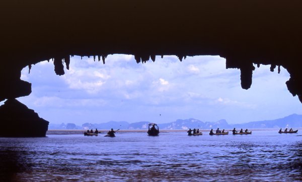 Baia di Phang - Nga : Una Grotta